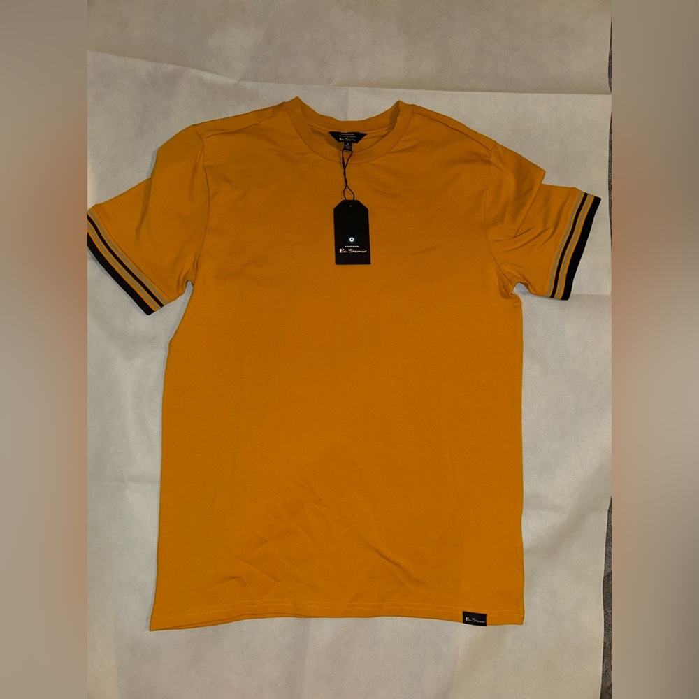 Ben Sherman Y2K style sleeve banded orange t-shirt size small NWT